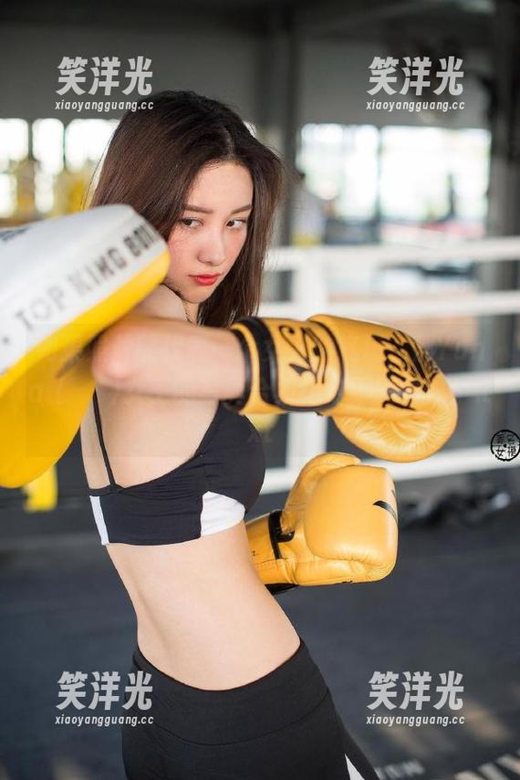 如果照片能代表一个女人的气场，那Yuna (윤아)女王的写真合集绝对不能错过！.txt